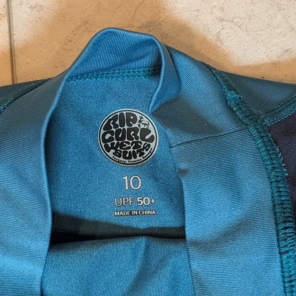 Rip Curl Boy's Shockwaves Blue Long Sleeve UV Rashguard Size 10